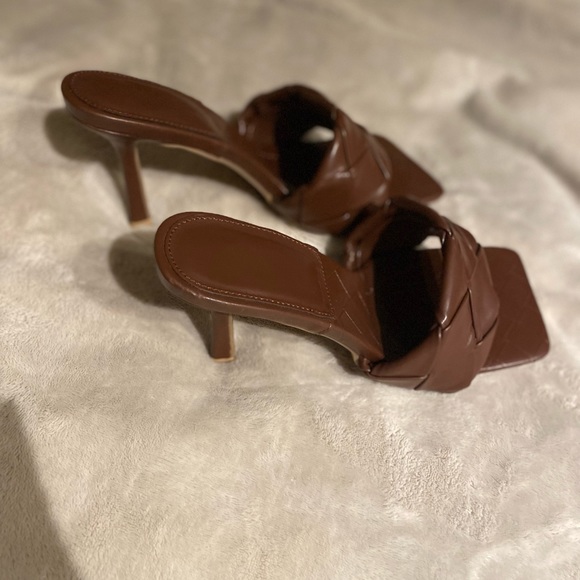 Heels - Picture 3 of 6